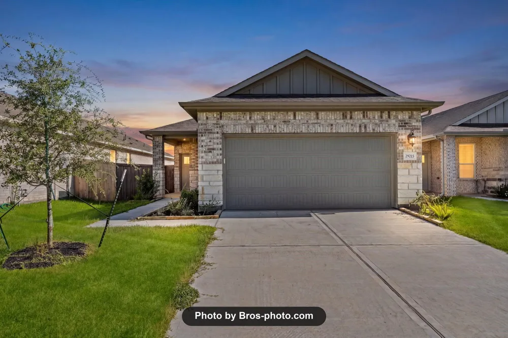 29215 Farmhouse Estates Dr Waller, TX 77484