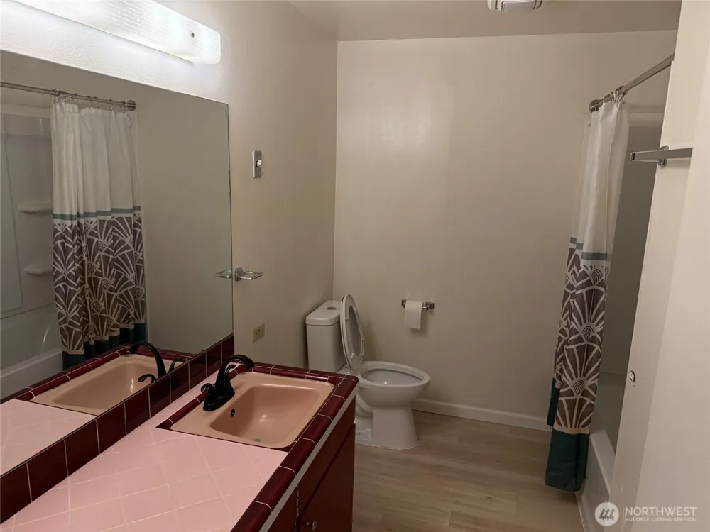 15109 SE Newport Way Bellevue, WA 98006