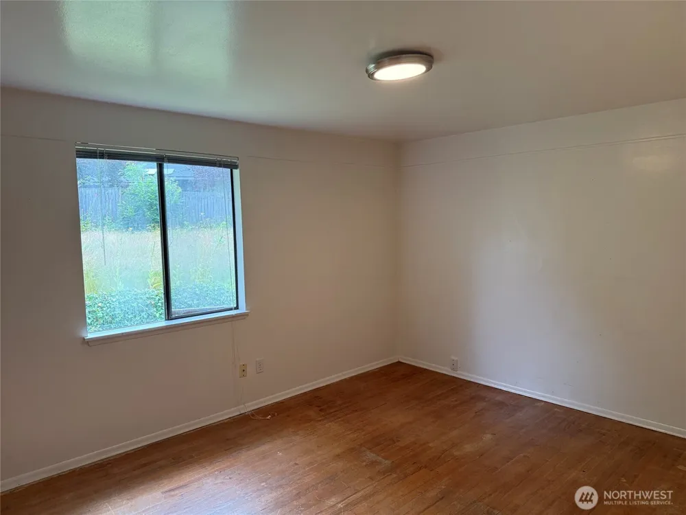 15109 SE Newport Way Bellevue, WA 98006