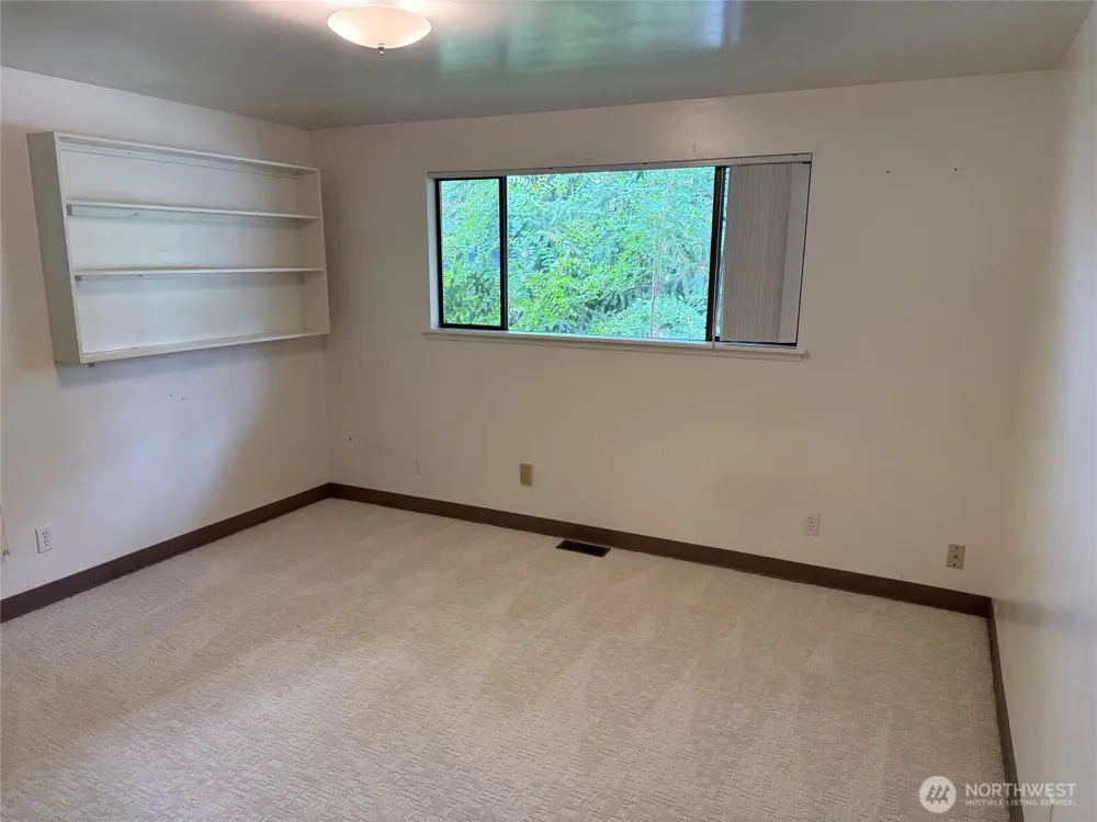 15109 SE Newport Way Bellevue, WA 98006