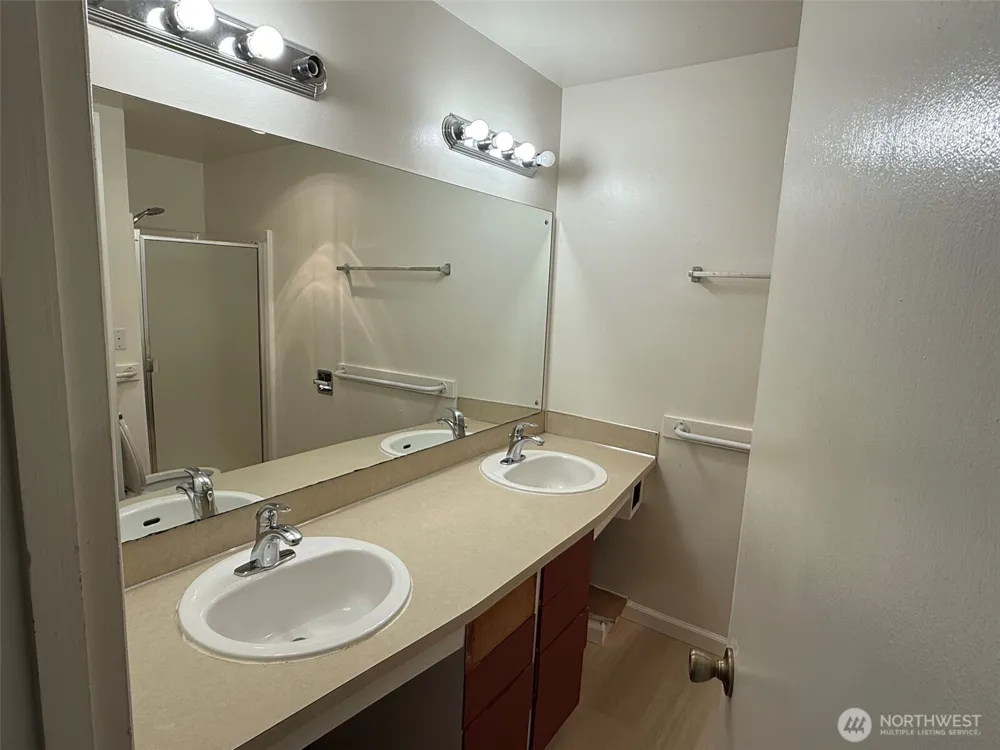 15109 SE Newport Way Bellevue, WA 98006