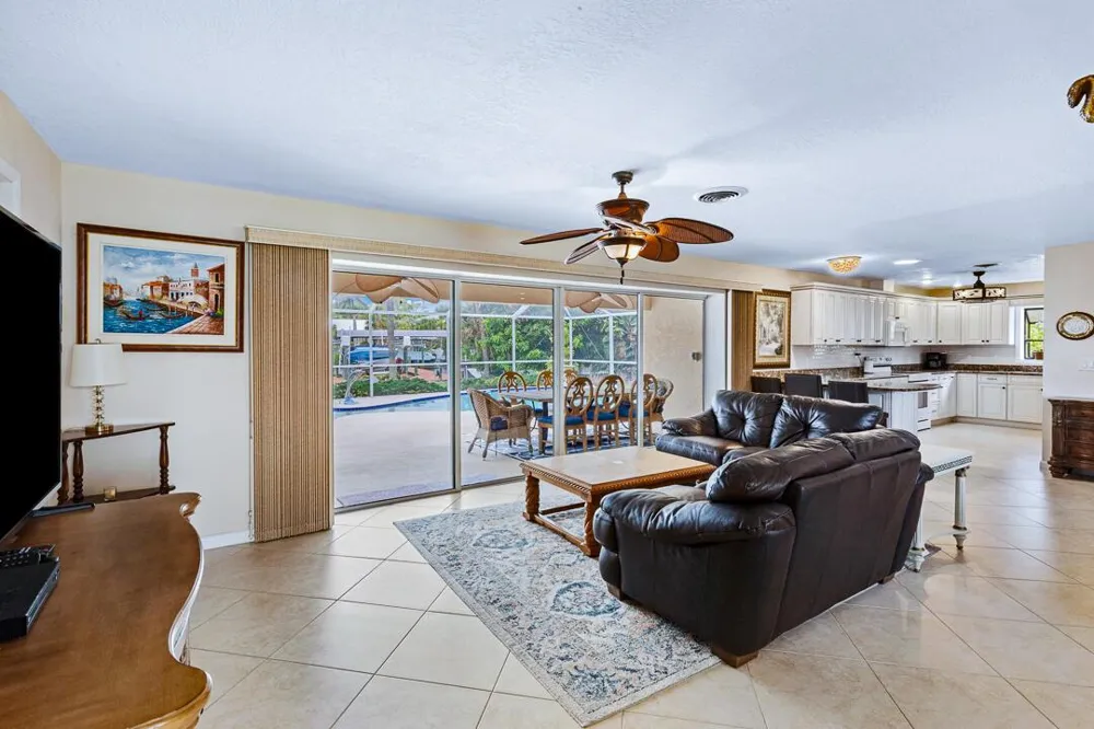 622 SW Pine Tree Lane Palm City, FL 34990