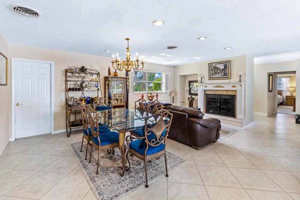 622 SW Pine Tree Lane Palm City, FL 34990
