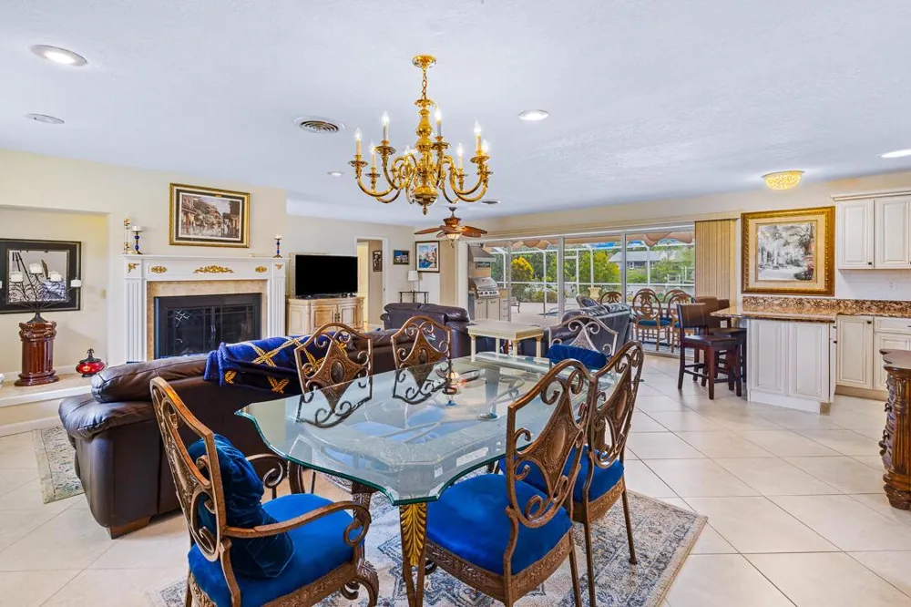 622 SW Pine Tree Lane Palm City, FL 34990
