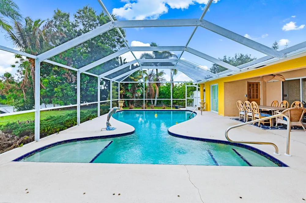 622 SW Pine Tree Lane Palm City, FL 34990