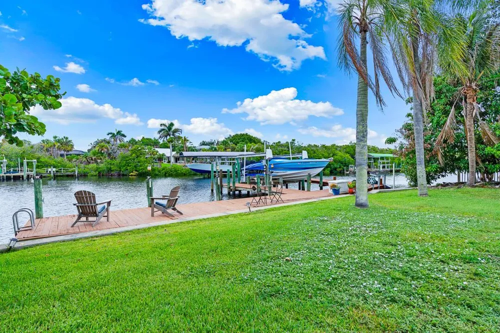 622 SW Pine Tree Lane Palm City, FL 34990