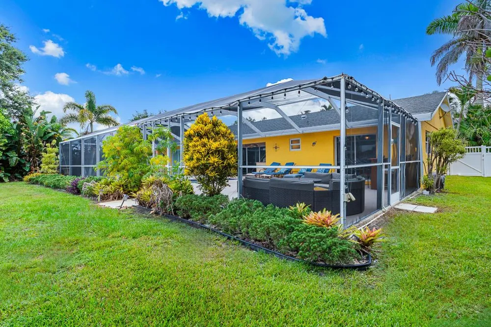 622 SW Pine Tree Lane Palm City, FL 34990