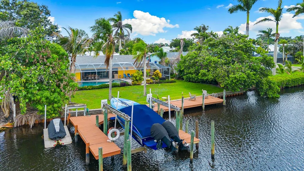 622 SW Pine Tree Lane Palm City, FL 34990