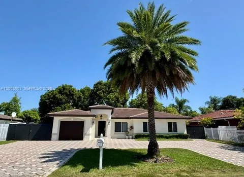 9845 NW 25th Ter