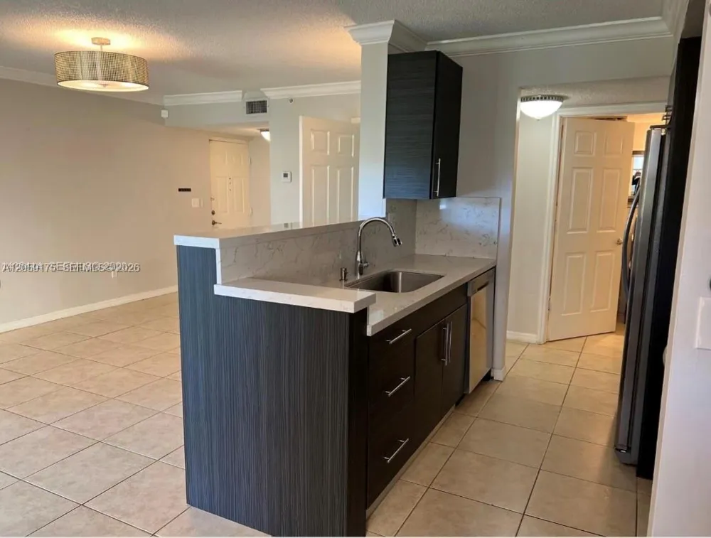 2600 S University Dr #114 Davie, FL 33328