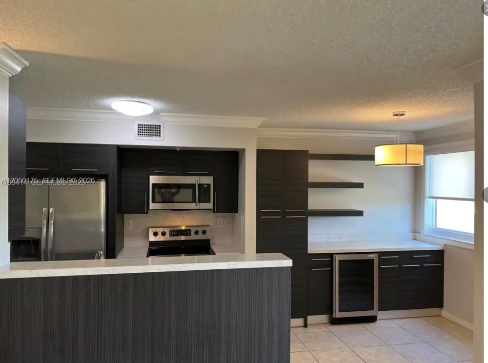 2600 S University Dr #114 Davie, FL 33328