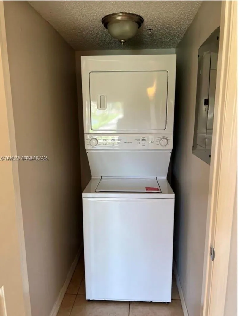 2600 S University Dr #114 Davie, FL 33328
