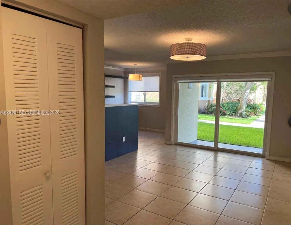 2600 S University Dr #114 Davie, FL 33328