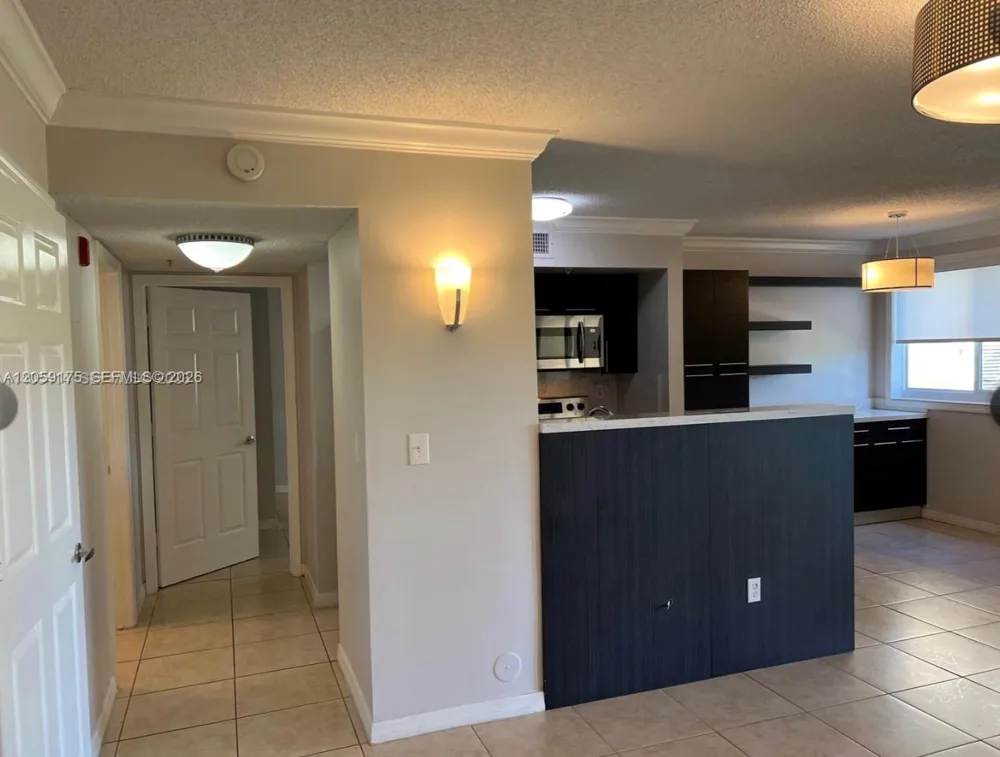 2600 S University Dr #114 Davie, FL 33328