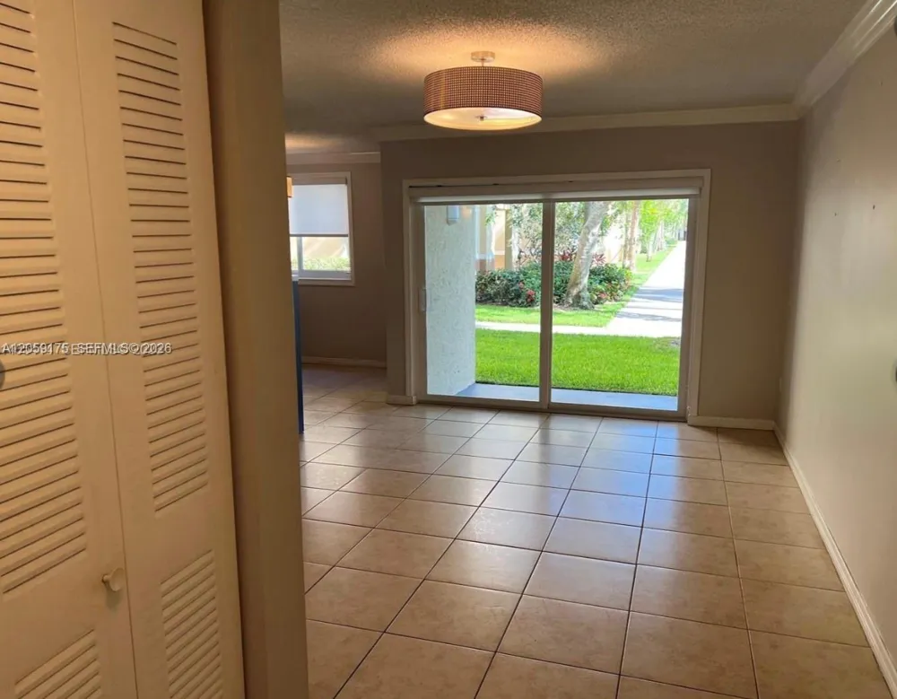2600 S University Dr #114 Davie, FL 33328