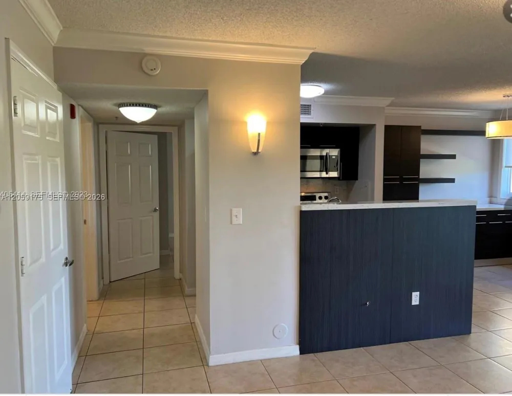 2600 S University Dr #114 Davie, FL 33328