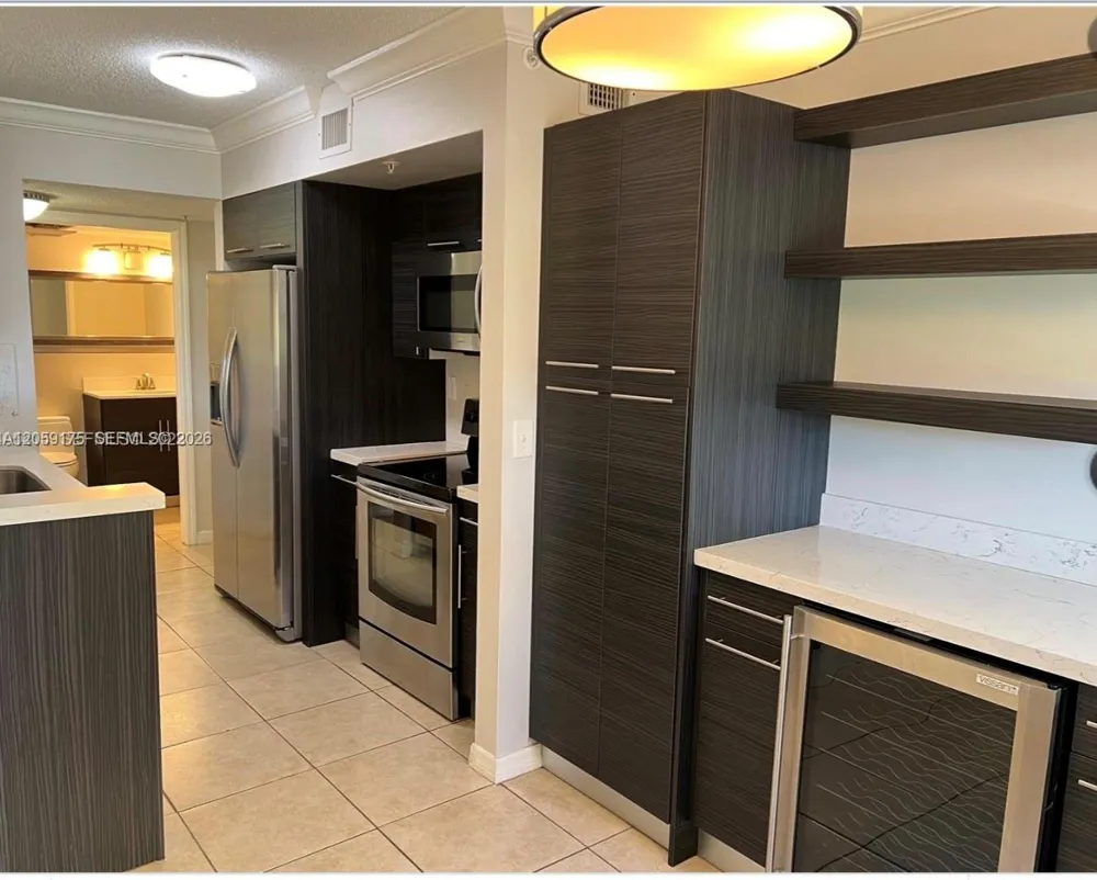 2600 S University Dr #114 Davie, FL 33328