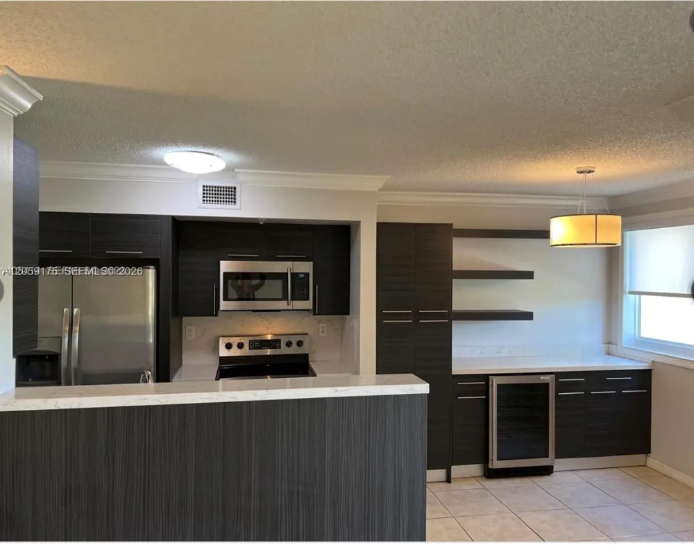 2600 S University Dr #114 Davie, FL 33328