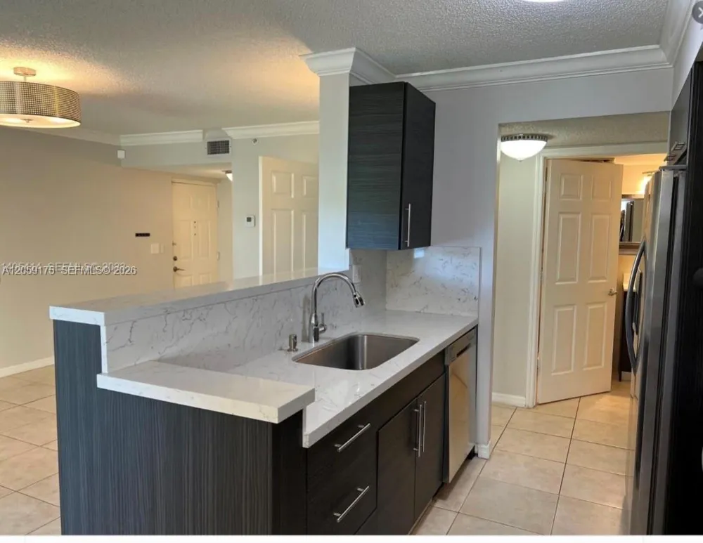 2600 S University Dr #114 Davie, FL 33328