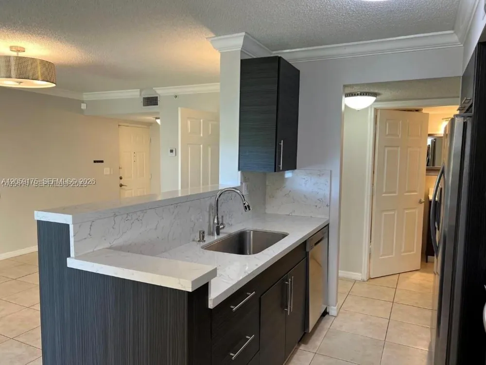 2600 S University Dr #114 Davie, FL 33328