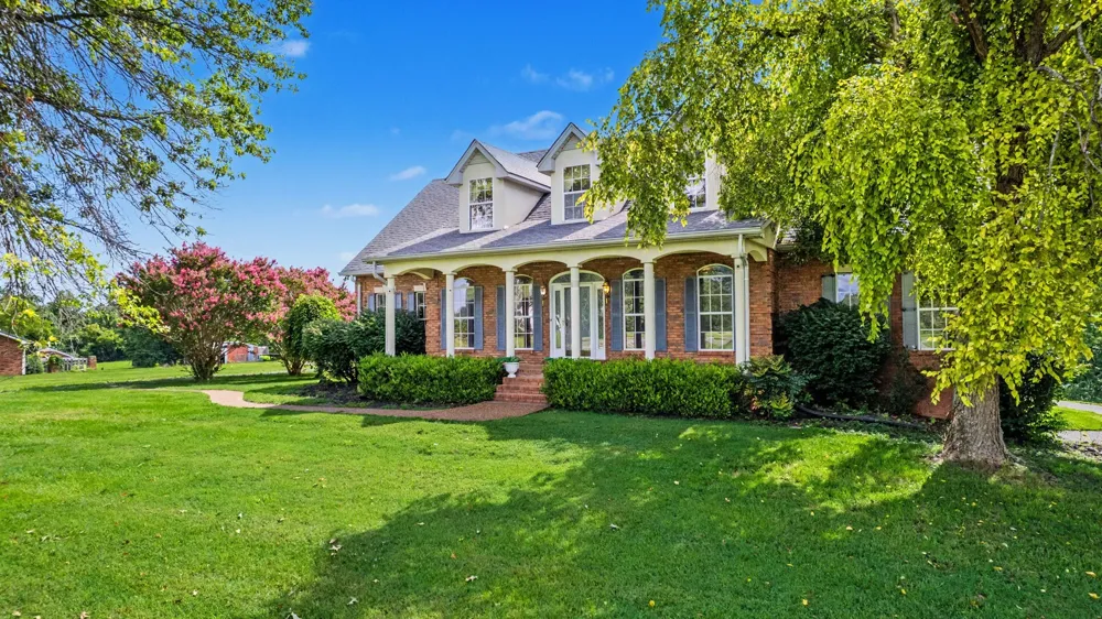 623 Shun Pike Cottontown, TN 37048