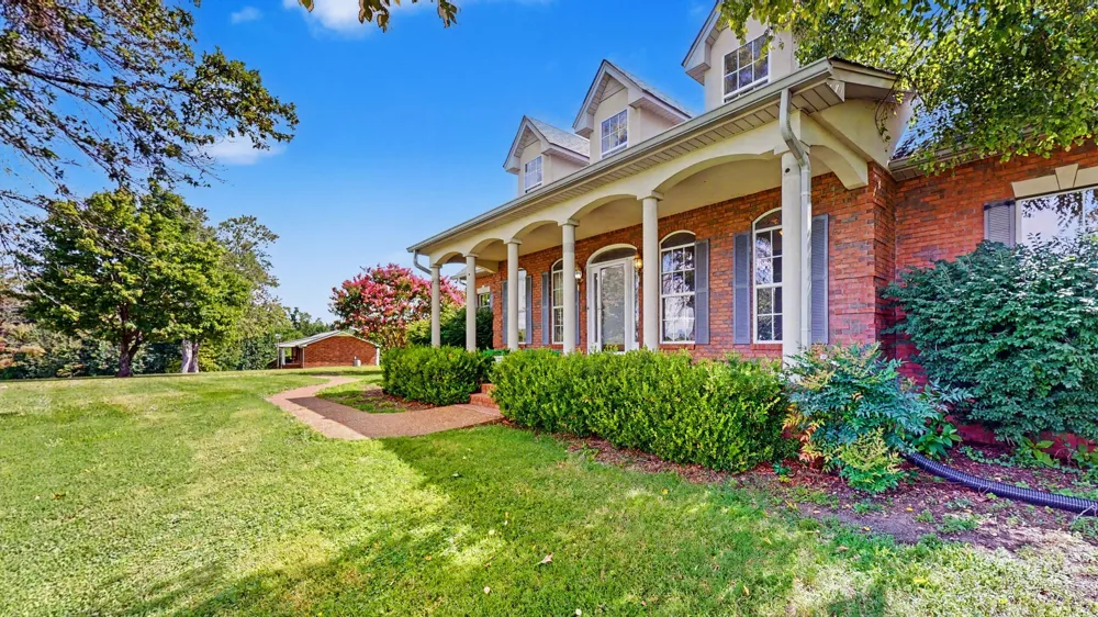 623 Shun Pike Cottontown, TN 37048