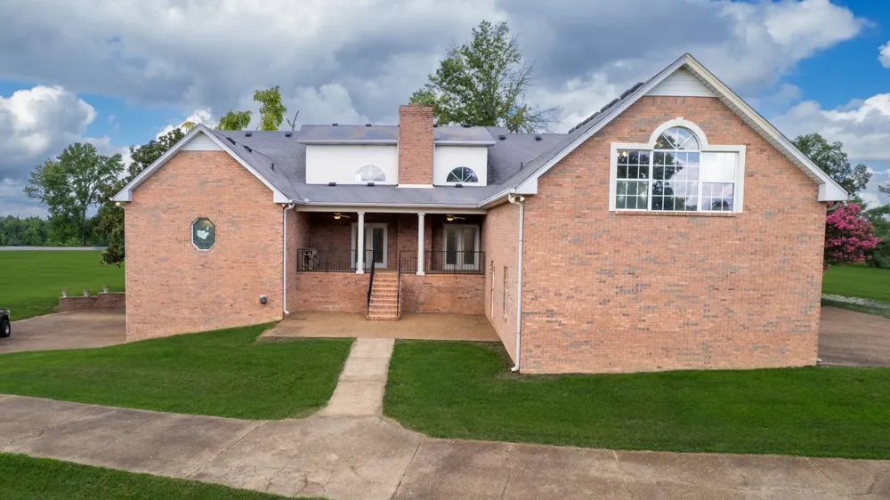 623 Shun Pike Cottontown, TN 37048