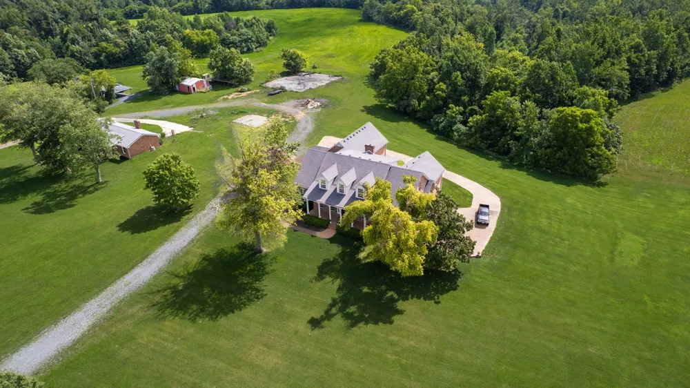 623 Shun Pike Cottontown, TN 37048