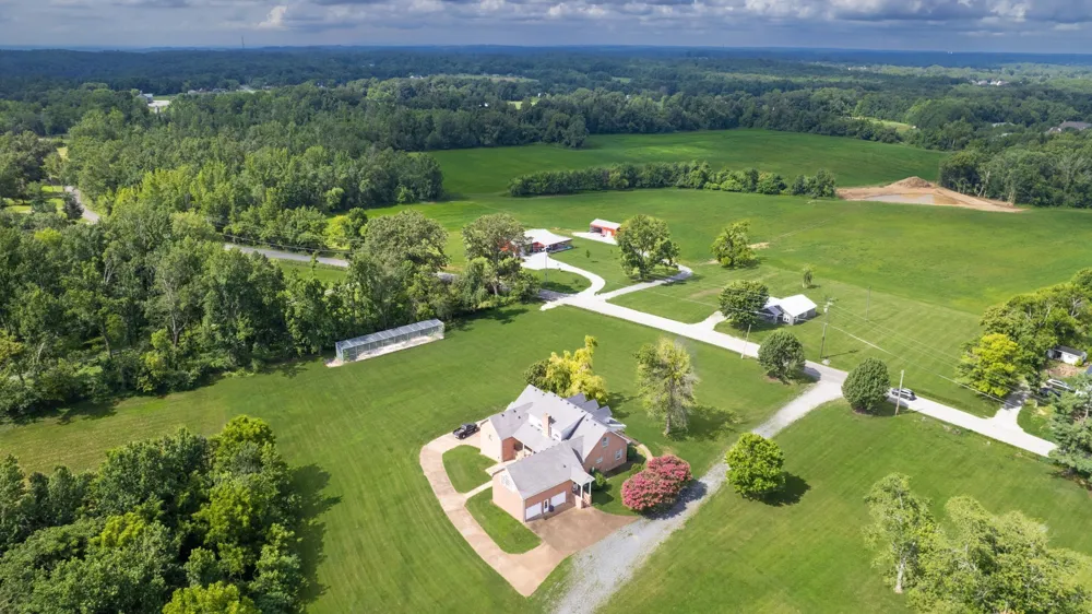 623 Shun Pike Cottontown, TN 37048