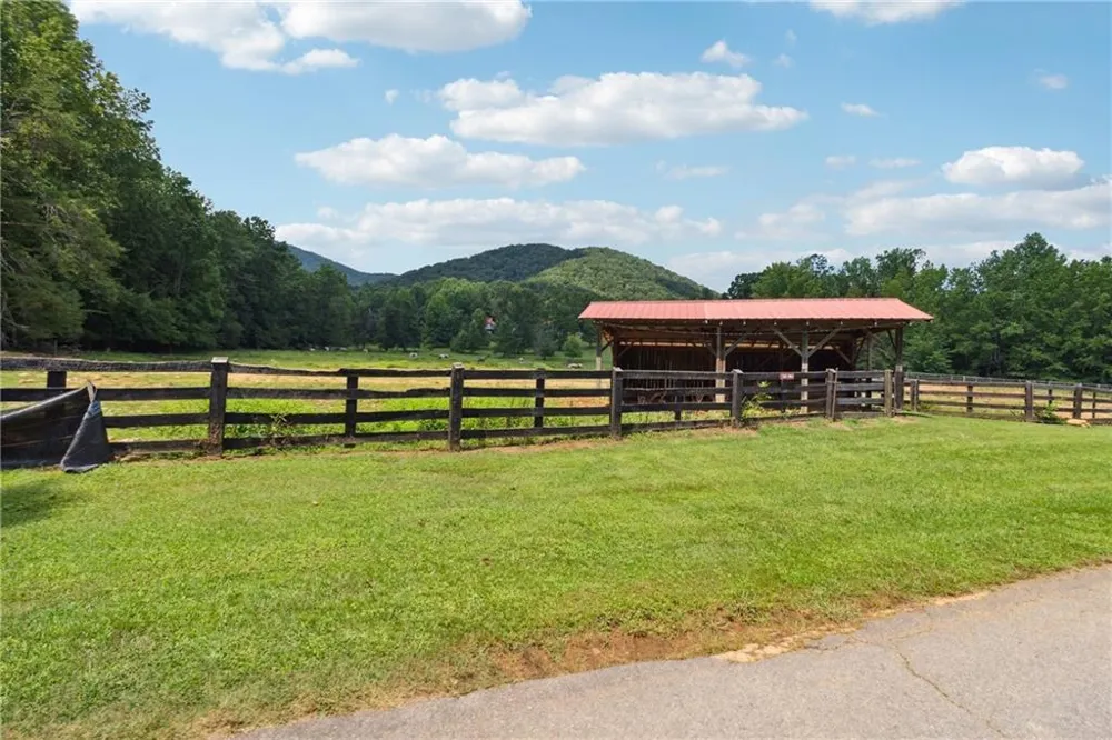 207 Canyon Pass Cleveland, GA 30528