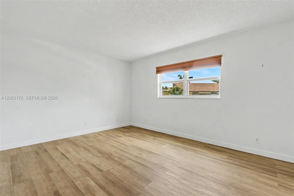 414 SE 10th St #103 Dania Beach, FL 33004