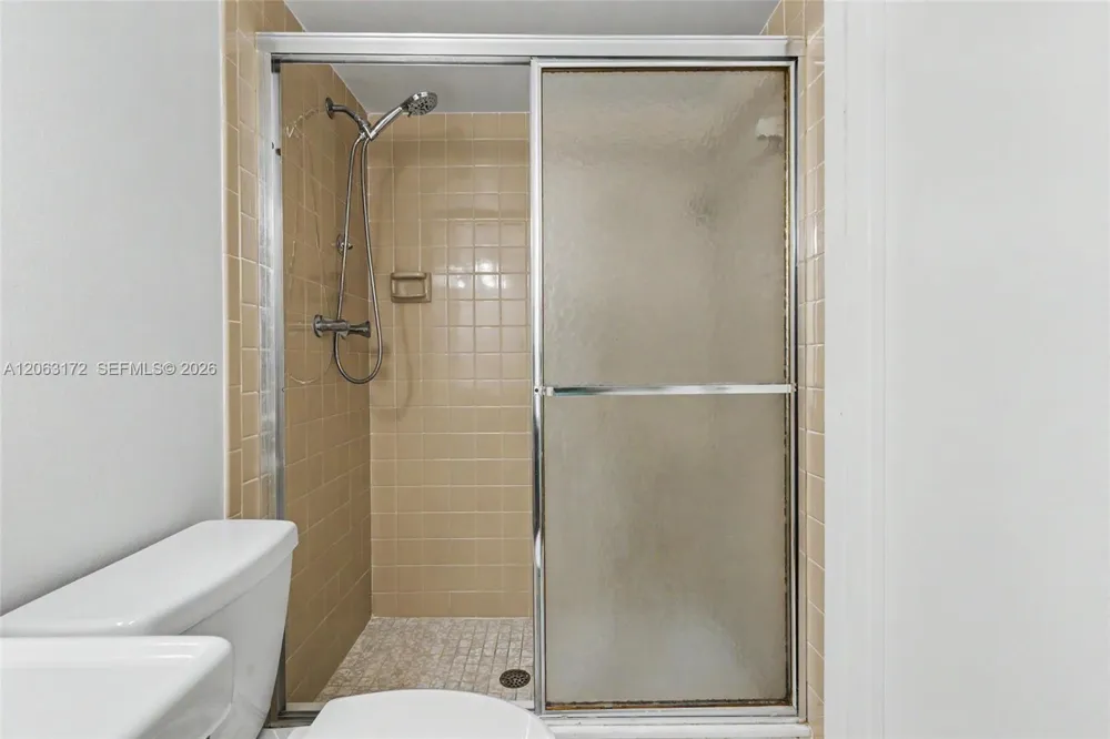 414 SE 10th St #103 Dania Beach, FL 33004