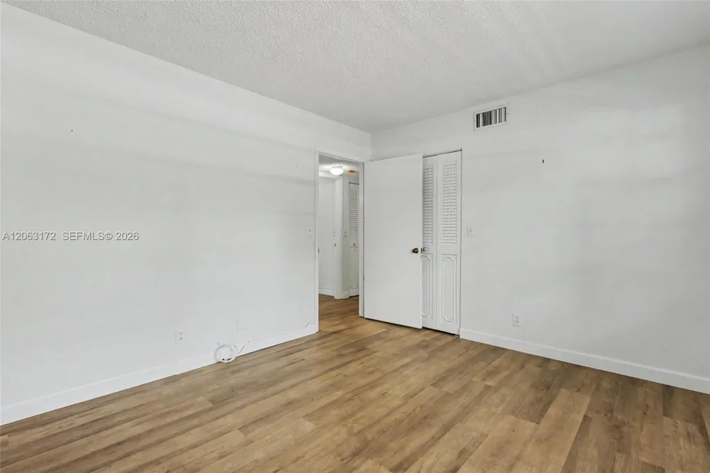 414 SE 10th St #103 Dania Beach, FL 33004
