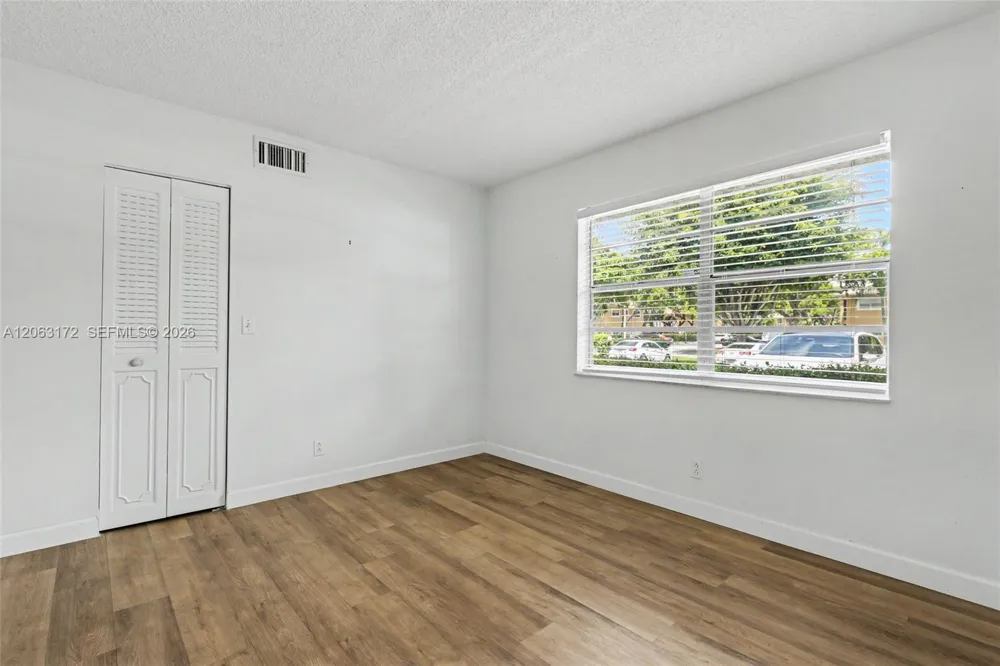 414 SE 10th St #103 Dania Beach, FL 33004