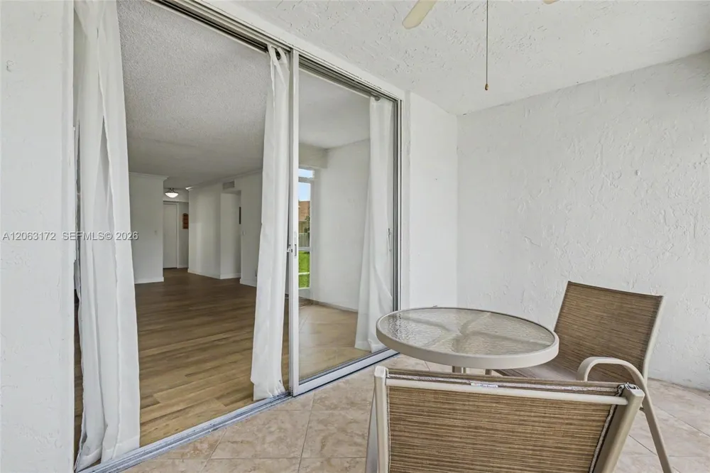 414 SE 10th St #103 Dania Beach, FL 33004