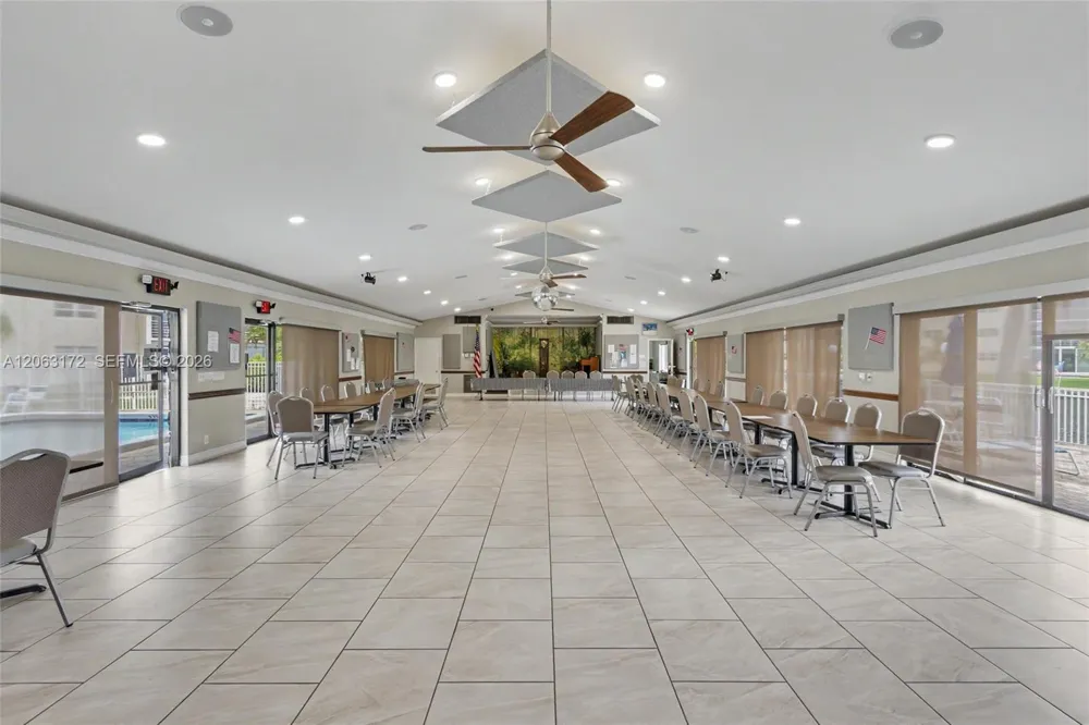 414 SE 10th St #103 Dania Beach, FL 33004