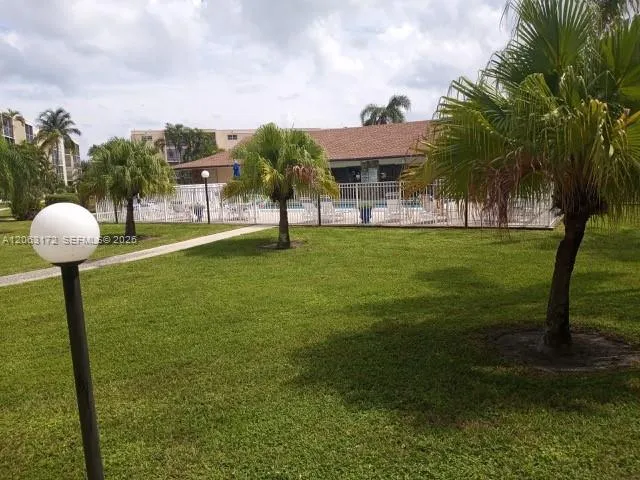 414 SE 10th St #103 Dania Beach, FL 33004