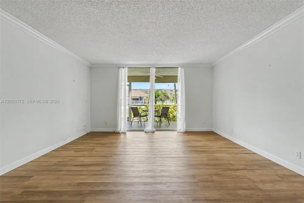 414 SE 10th St #103 Dania Beach, FL 33004