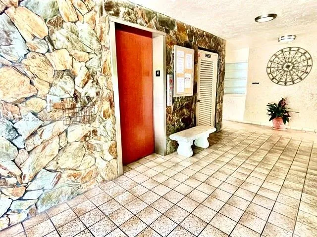 414 SE 10th St #103 Dania Beach, FL 33004