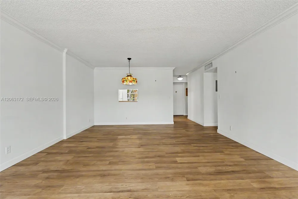 414 SE 10th St #103 Dania Beach, FL 33004