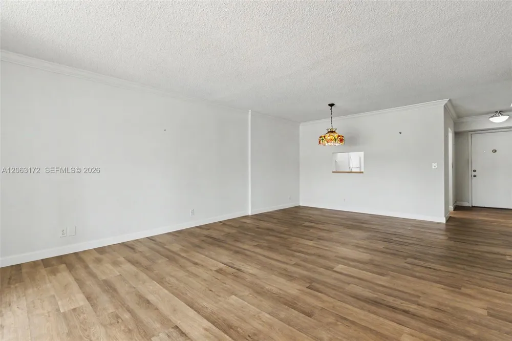414 SE 10th St #103 Dania Beach, FL 33004