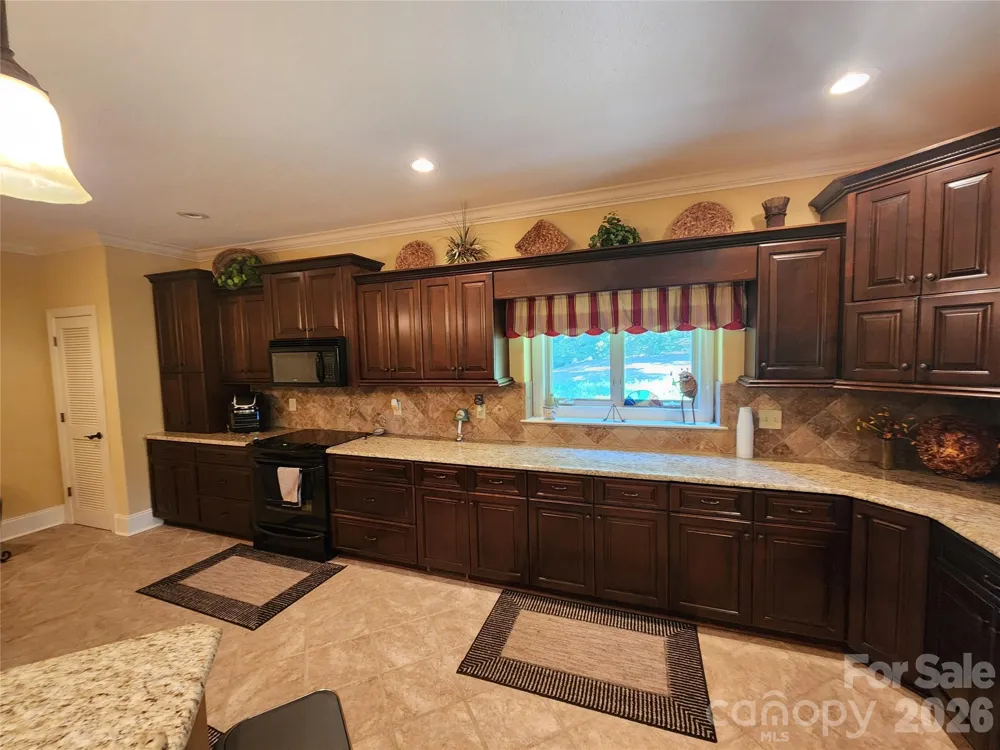 124 Huntington Road Lake Lure, NC 28746