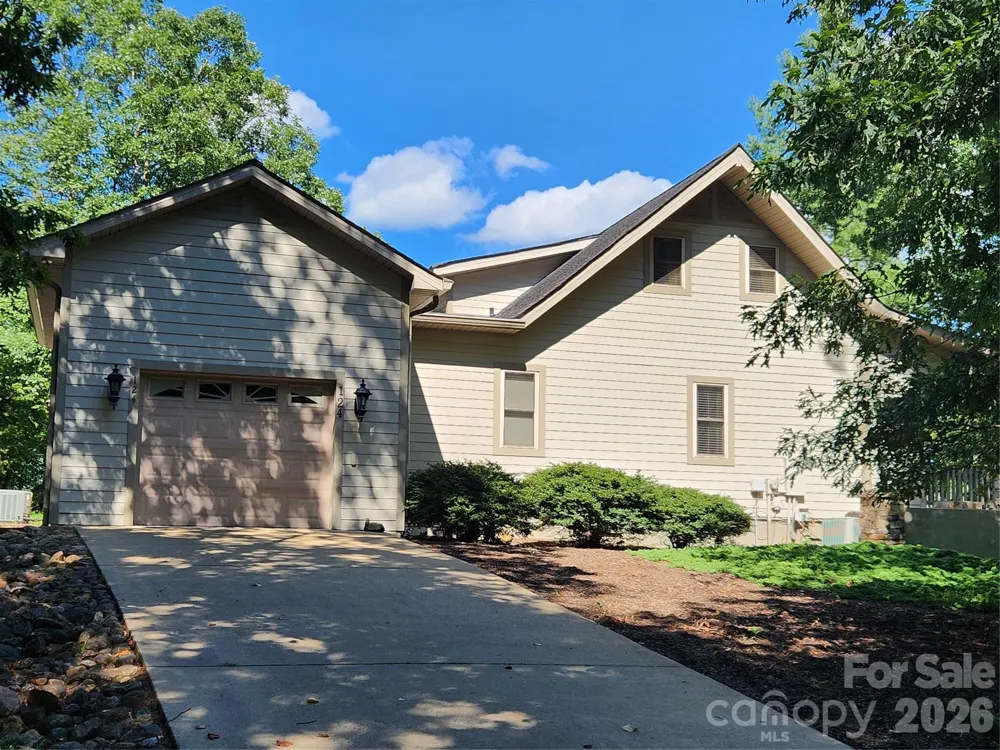 124 Huntington Road Lake Lure, NC 28746