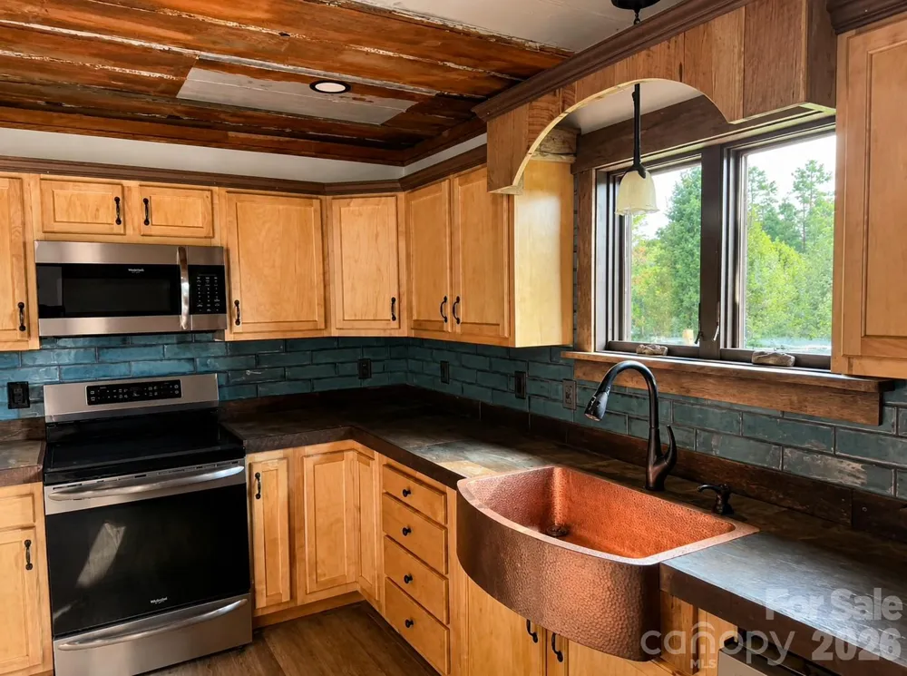 98 Tom Arthur Lane Leicester, NC 28753