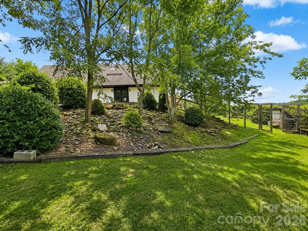 98 Tom Arthur Lane Leicester, NC 28753