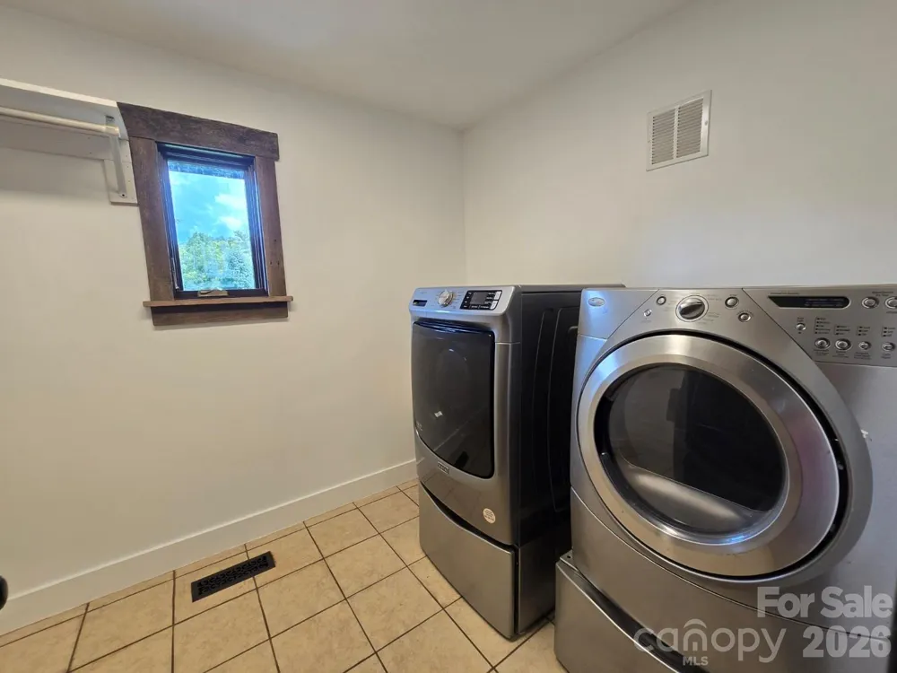 98 Tom Arthur Lane Leicester, NC 28753