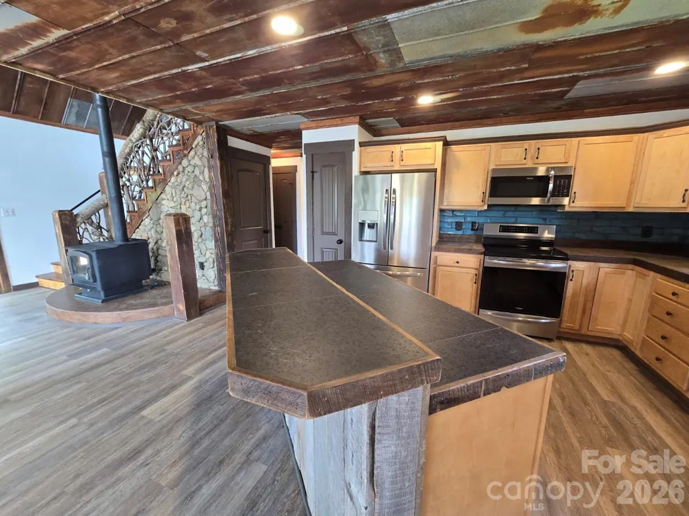 98 Tom Arthur Lane Leicester, NC 28753