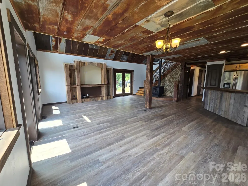 98 Tom Arthur Lane Leicester, NC 28753