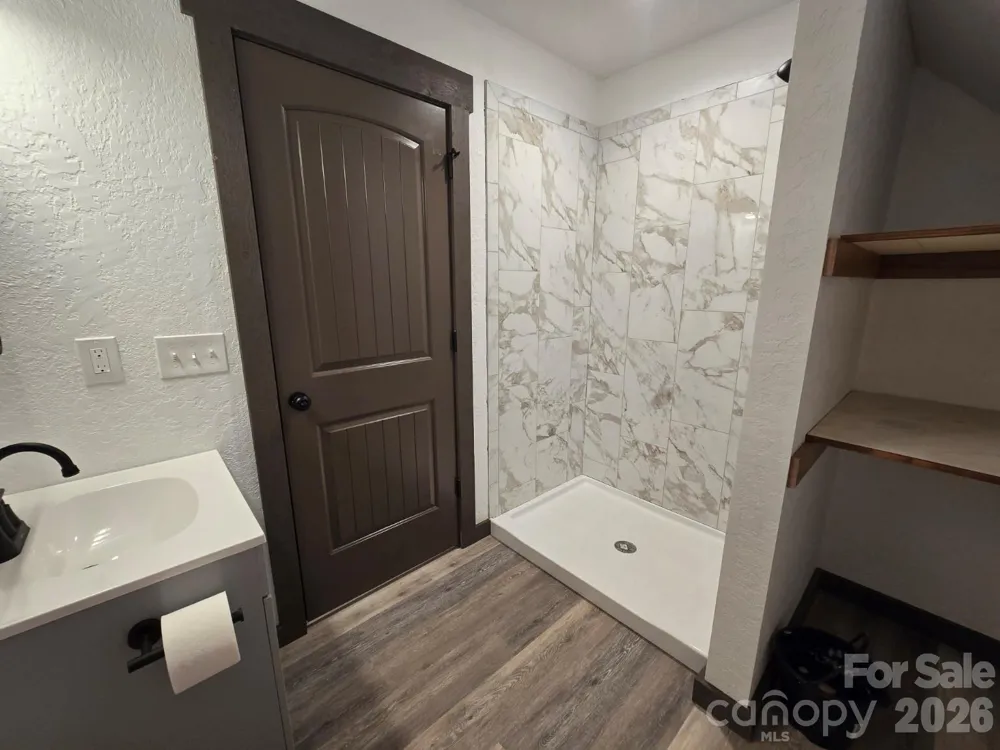 98 Tom Arthur Lane Leicester, NC 28753