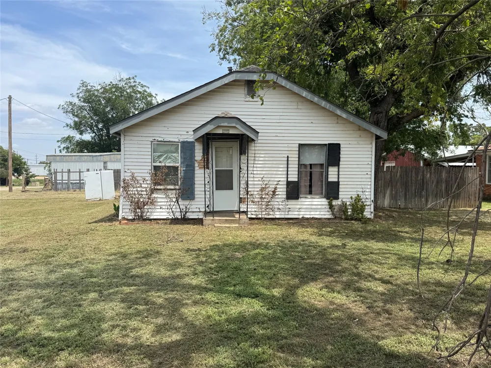 301 S Ave G Haskell, TX 79521